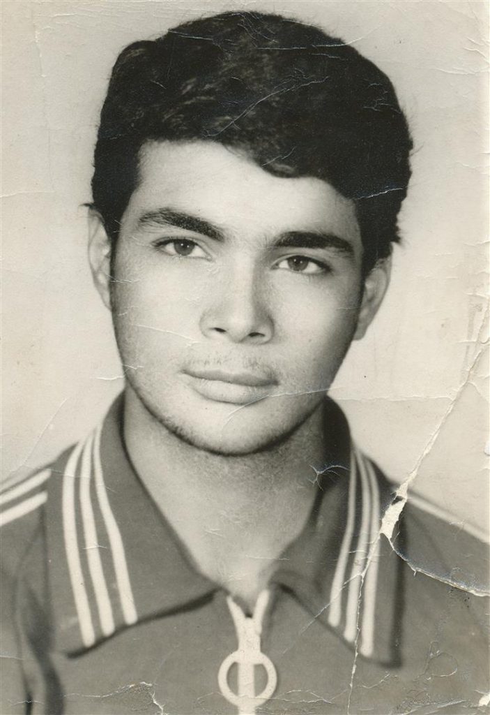هادی خانلری