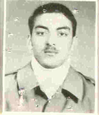 اکبر معززی