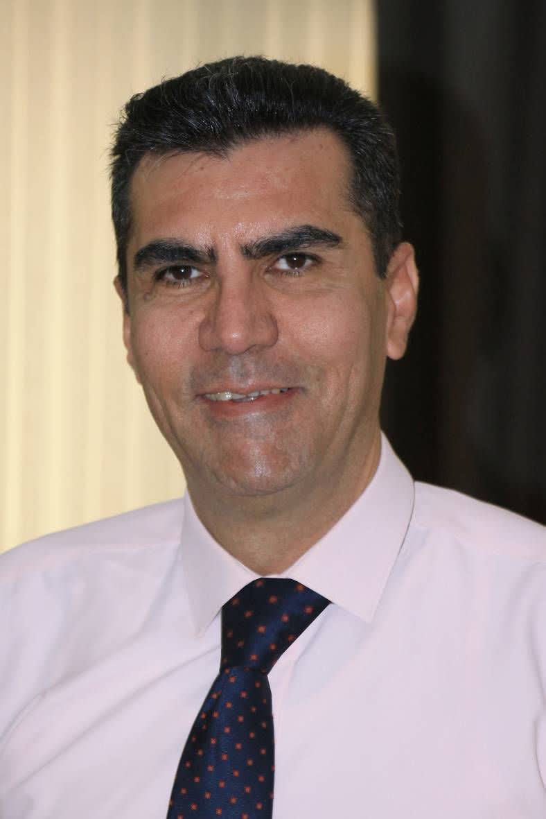 علیرضا اکبری